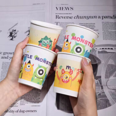 Custom recyclable paper coffee and tea cups
