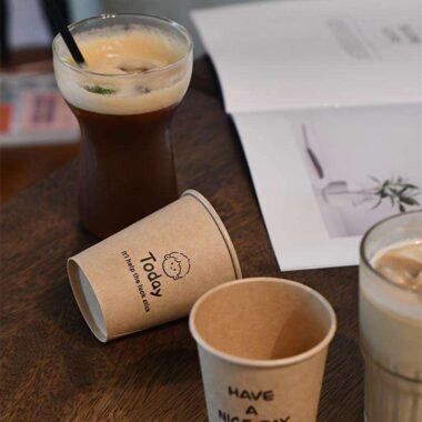 Custom recyclable paper coffee and tea cups