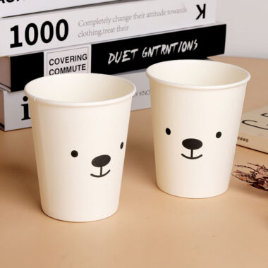 Eco-friendly disposable paper coffee and tea cups