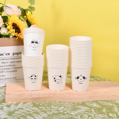 Eco-friendly disposable paper coffee and tea cups