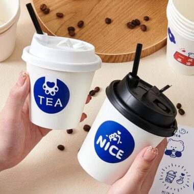 Single wall paper coffee cups with lids for takeaway hot drinks