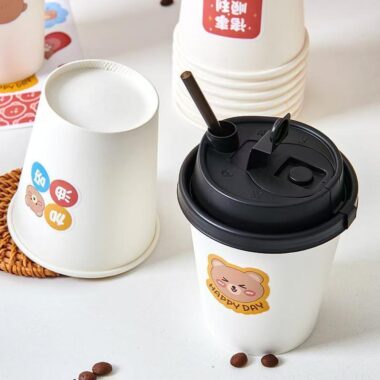 Single wall paper coffee cups with lids for takeaway hot drinks