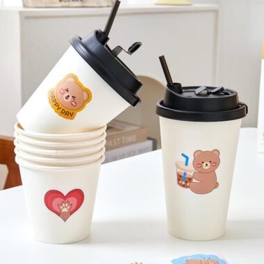 Single wall paper coffee cups with lids for takeaway hot drinks