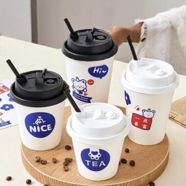 Single wall paper coffee cups with lids for takeaway hot drinks