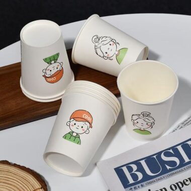 Cute thickened household paper coffee and tea cups for hot beverages