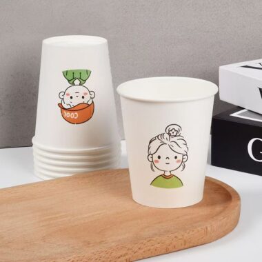 Cute thickened household paper coffee and tea cups for hot beverages