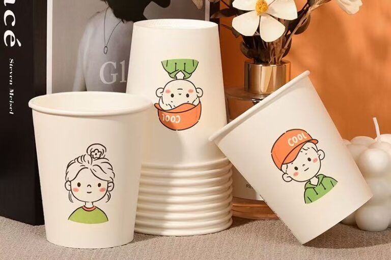 Cute thickened household paper coffee and tea cups for hot beverages