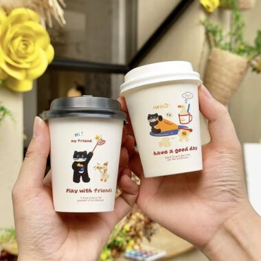 Household food grade paper coffee and tea cups for hot drinks