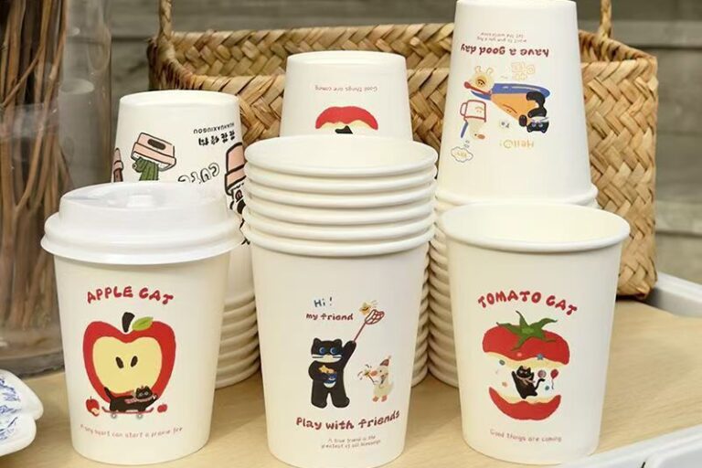 Household food grade paper coffee and tea cups for hot drinks
