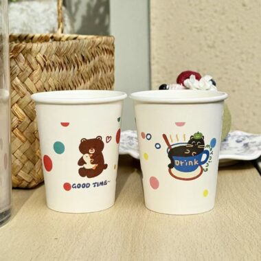 Household food grade paper coffee and tea cups for hot drinks