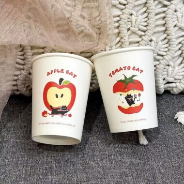 Household food grade paper coffee and tea cups for hot drinks