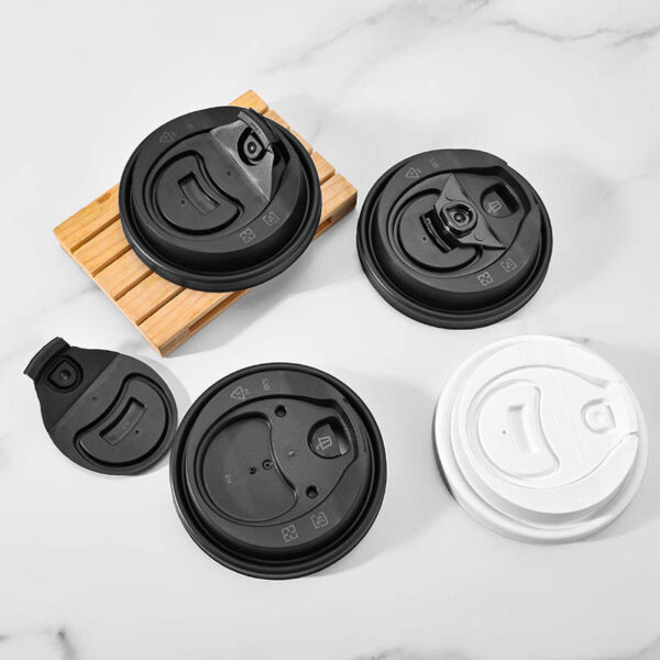 Universal plastic lid for paper and plastic cups